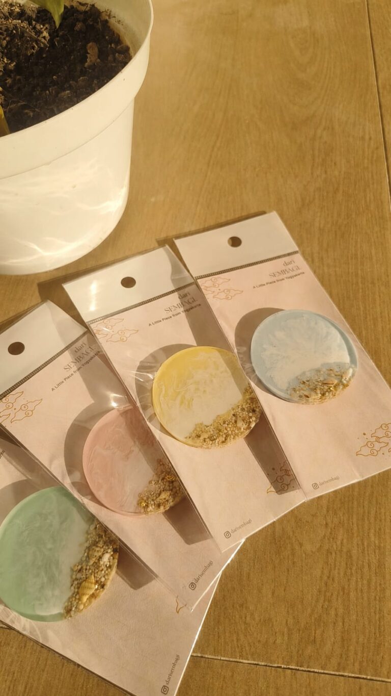Beach Resin Fridge Magnet - Handmade Nusantara Pastel Design - dari SEMBAGI