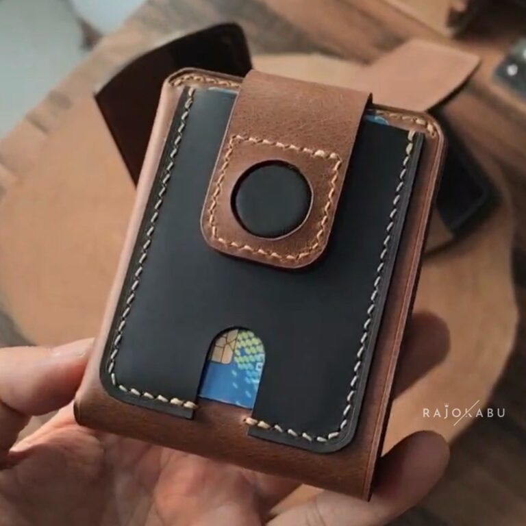 Coga - Magnetic Leather Bifold Wallet